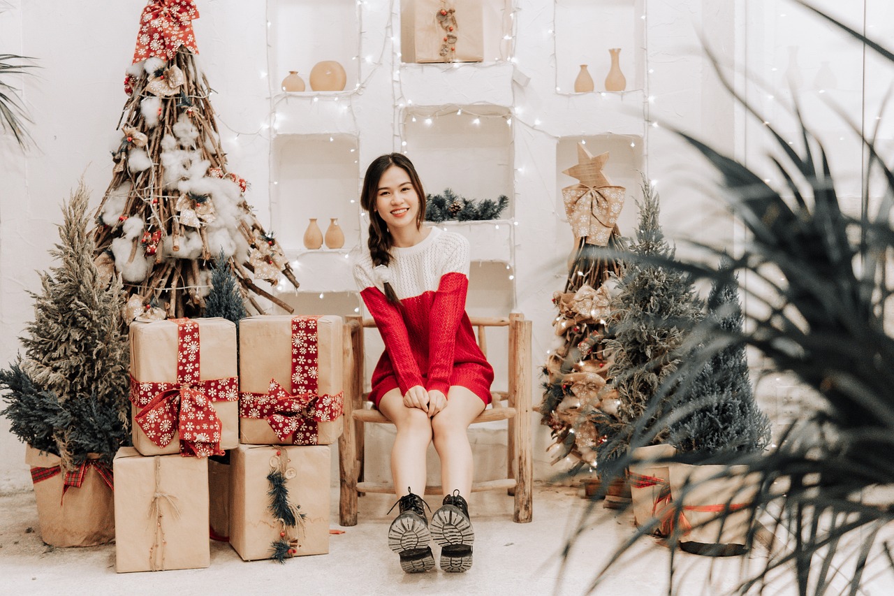 woman, christmas, beauty, pose, smile, female, girl, portrait, holiday, season, gifts, presents, christmas, christmas, christmas, christmas, christmas, gifts