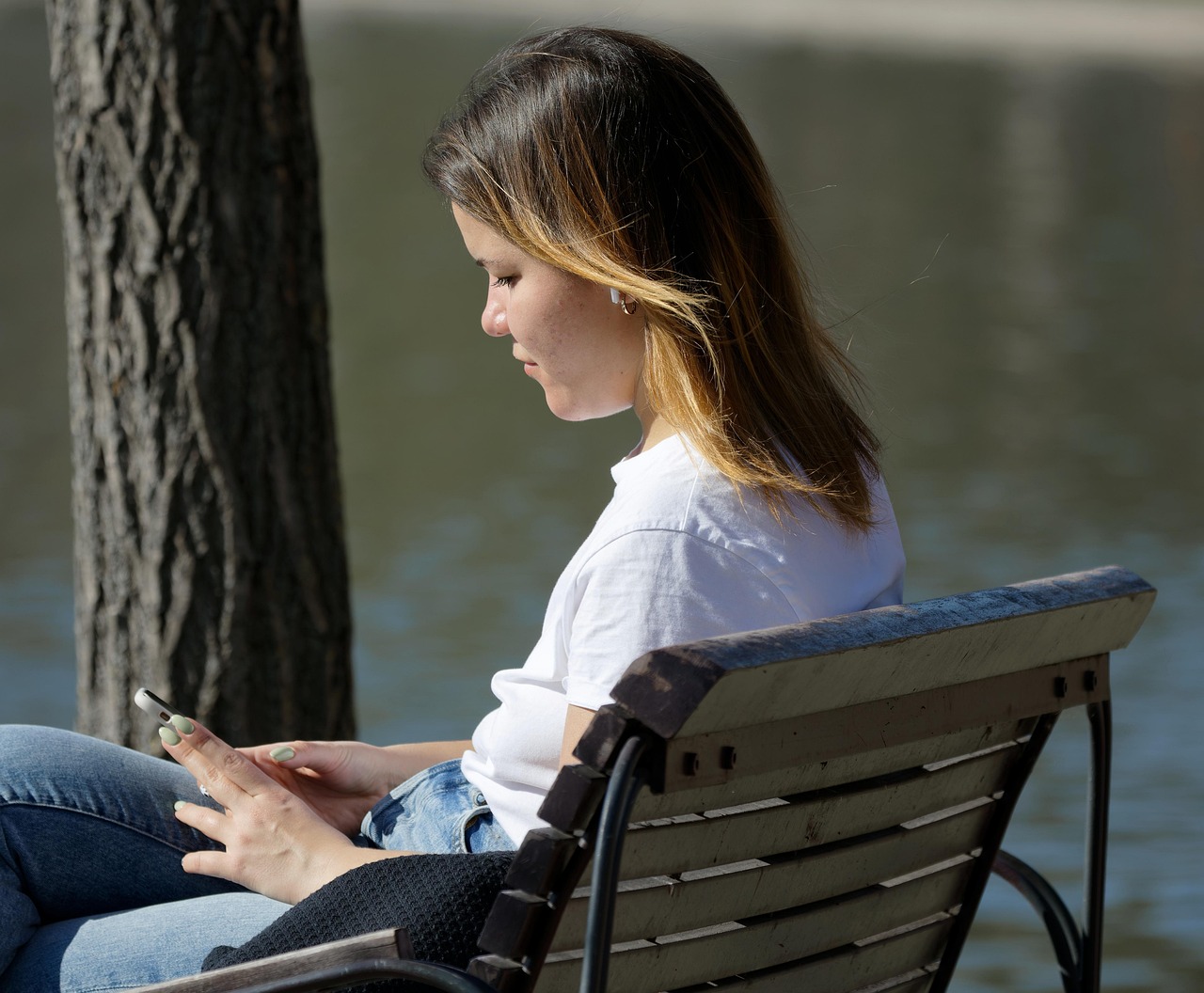 bench, park, woman, phone, sitting, leisure, outdoors, relaxing, smartphone