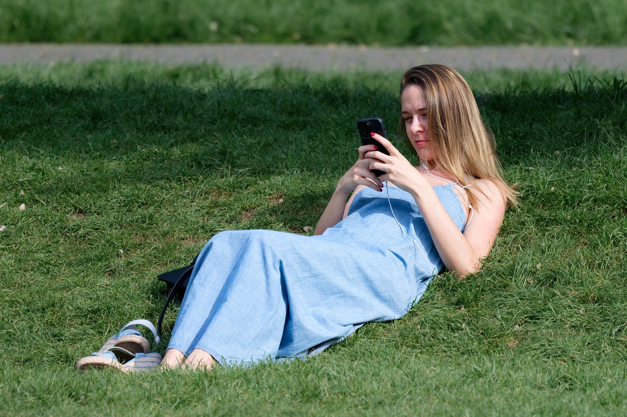 woman, smartphone, park, young, nature, relaxing, grass, lifestyle
